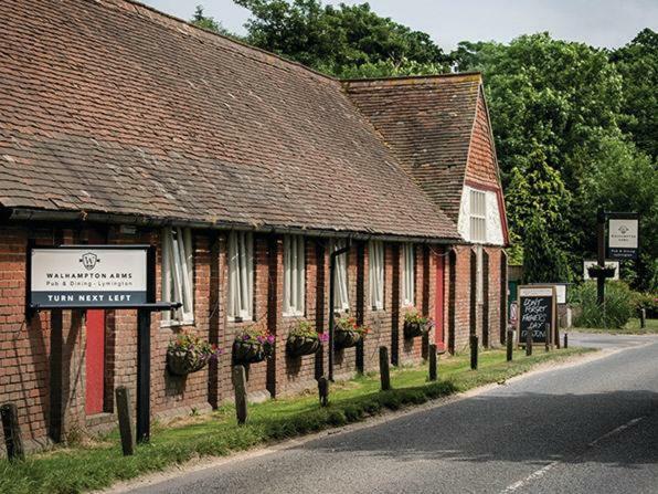 The Walhampton Arms Bed & Breakfast Лимингтън Екстериор снимка